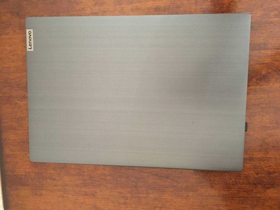 LENOVA i3 4gb 512 gb
