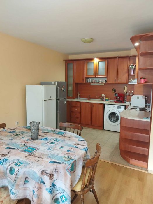 Дава се под наем Двустаен апартамент в Варна, Погреби - 73 кв.м за 510 € - Снимка #3