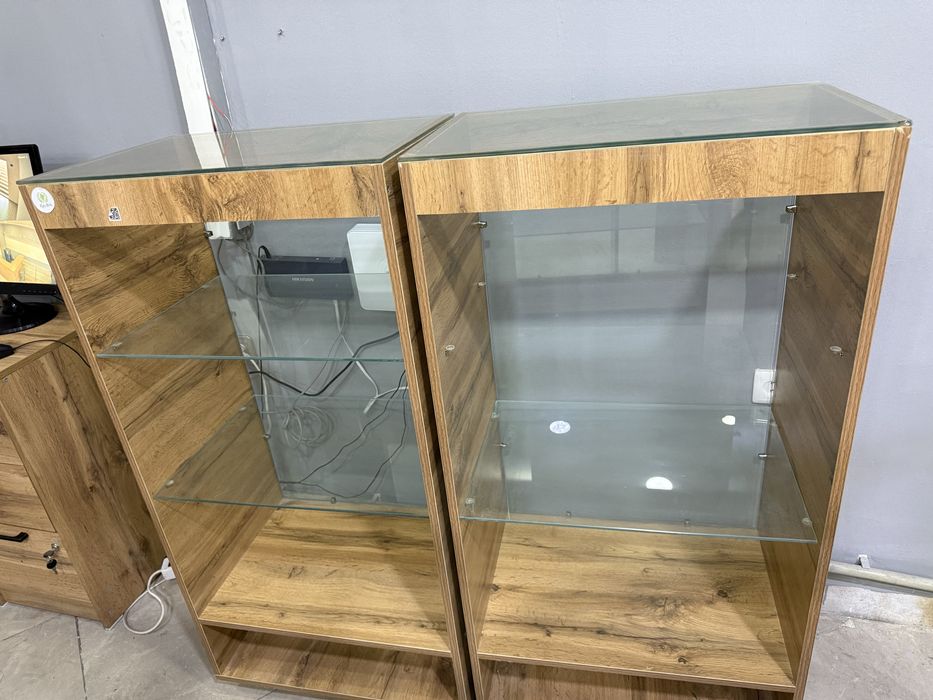 Продам витрины под магазин