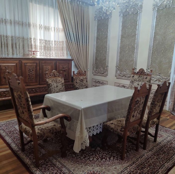 Антикварная мебель для гостинной