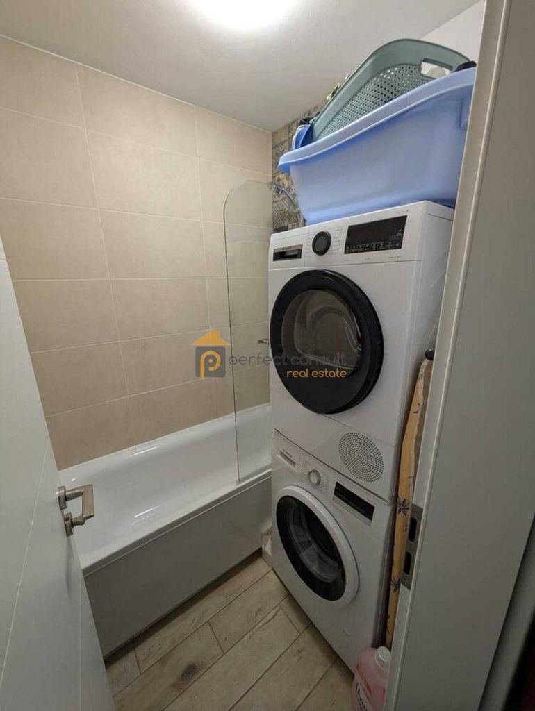 Продава се Тристаен апартамент в Пловдив, Христо Смирненски - 118 кв.м за 1806 €/кв.м - Снимка #8