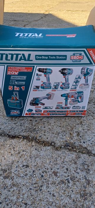 Чисто нов комплект Тотал