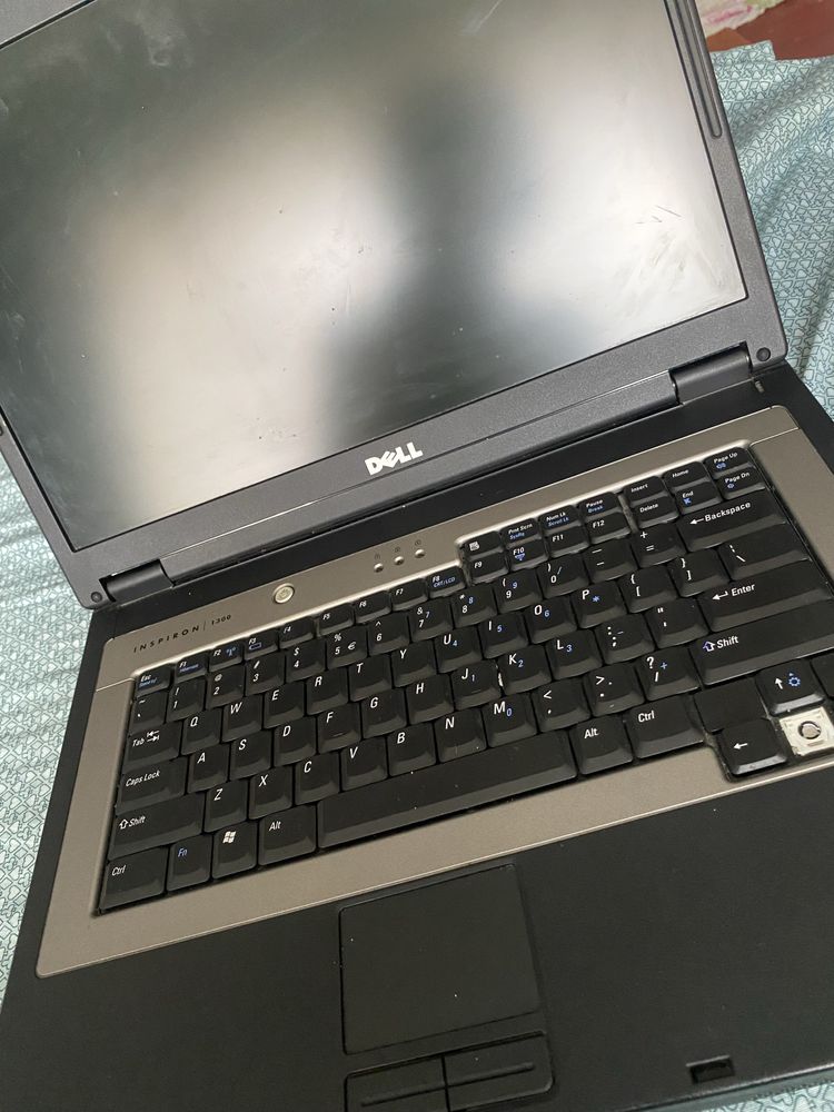 Laptop dell inspiration 1300 celeron M370 40 GB