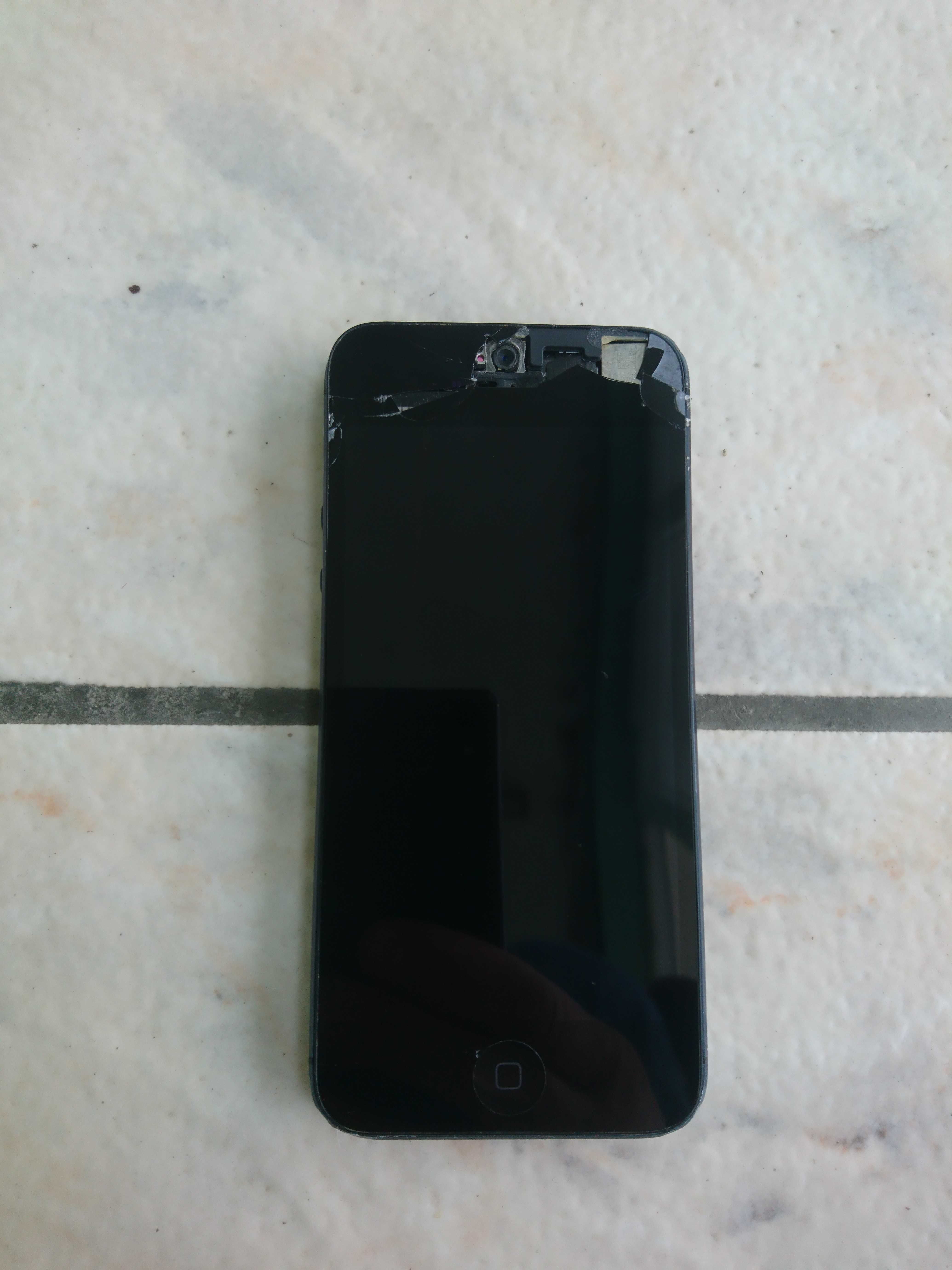 Telefon mobil iPhone 5, model A 1429 – defect