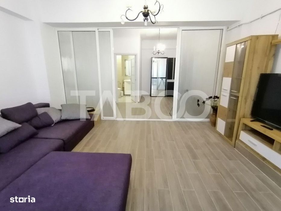 Apartament 3 camere 80 mpu pretabil spatiu comercial zona Strand Sibiu