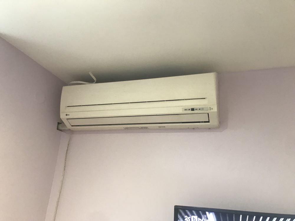 Два броя Климатици LG 12000 за части
