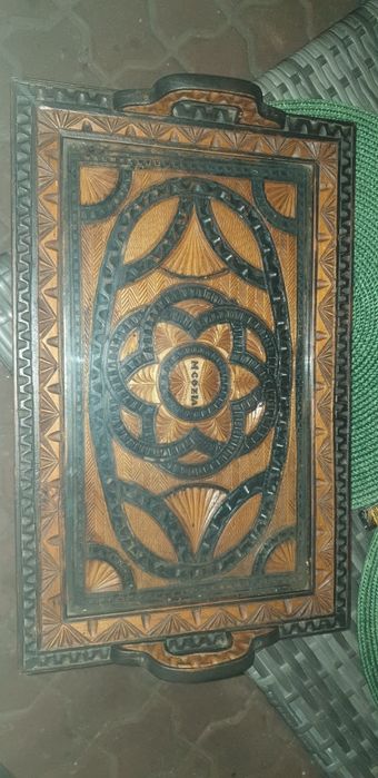 De vanzare tava veche dn lemn