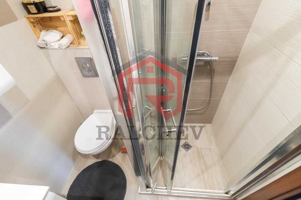 Дава се под наем Тристаен апартамент в Варна, Възраждане 3 - 97 кв.м за 561 € - Снимка #9