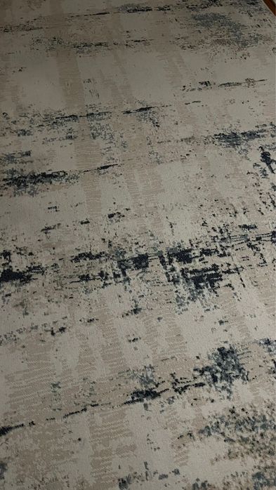 Продам 2 ковра  новые