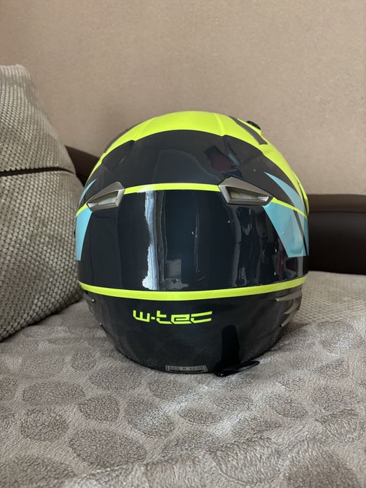 Мото каска w-tec