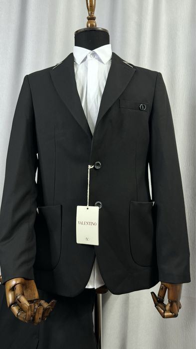 Costum Valentino