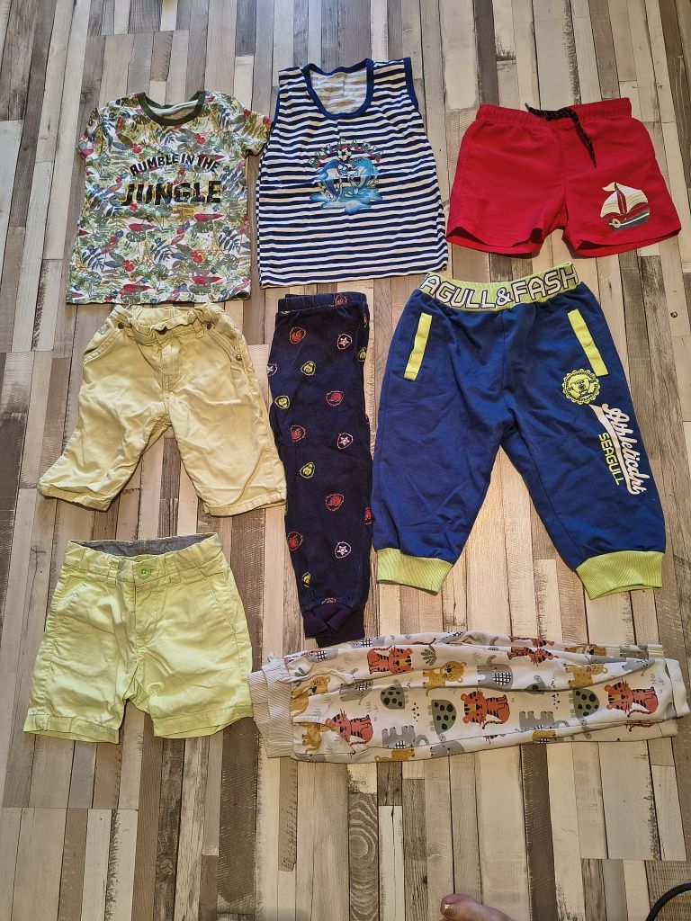 Детски сет за момче с панталонки, долнища, плувки, тениска, потник