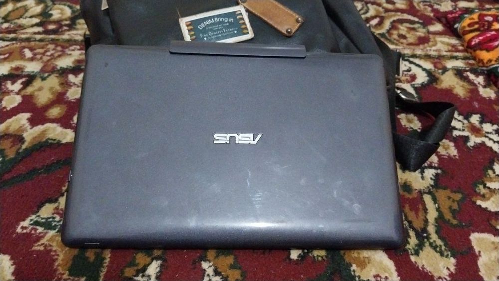 Netbook Asus sotiladi