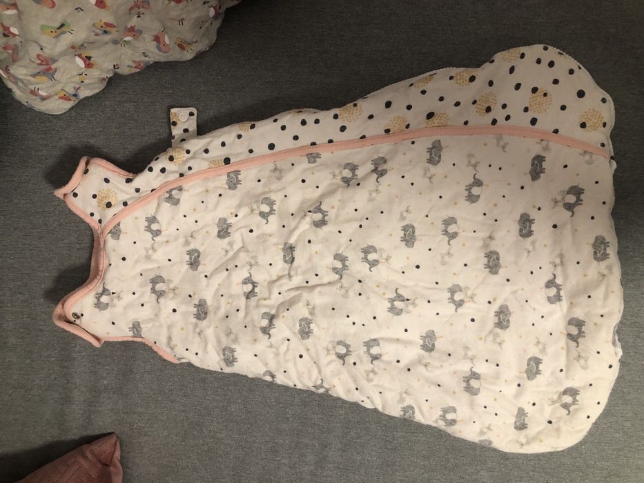 Vand salopete de iarna si saci de dormit