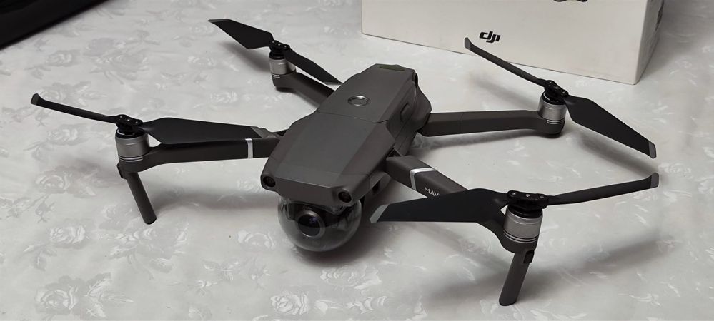 Drona Mavic 2 + Fly More Kit