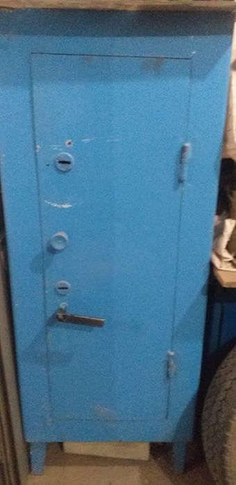 Сейф металлический