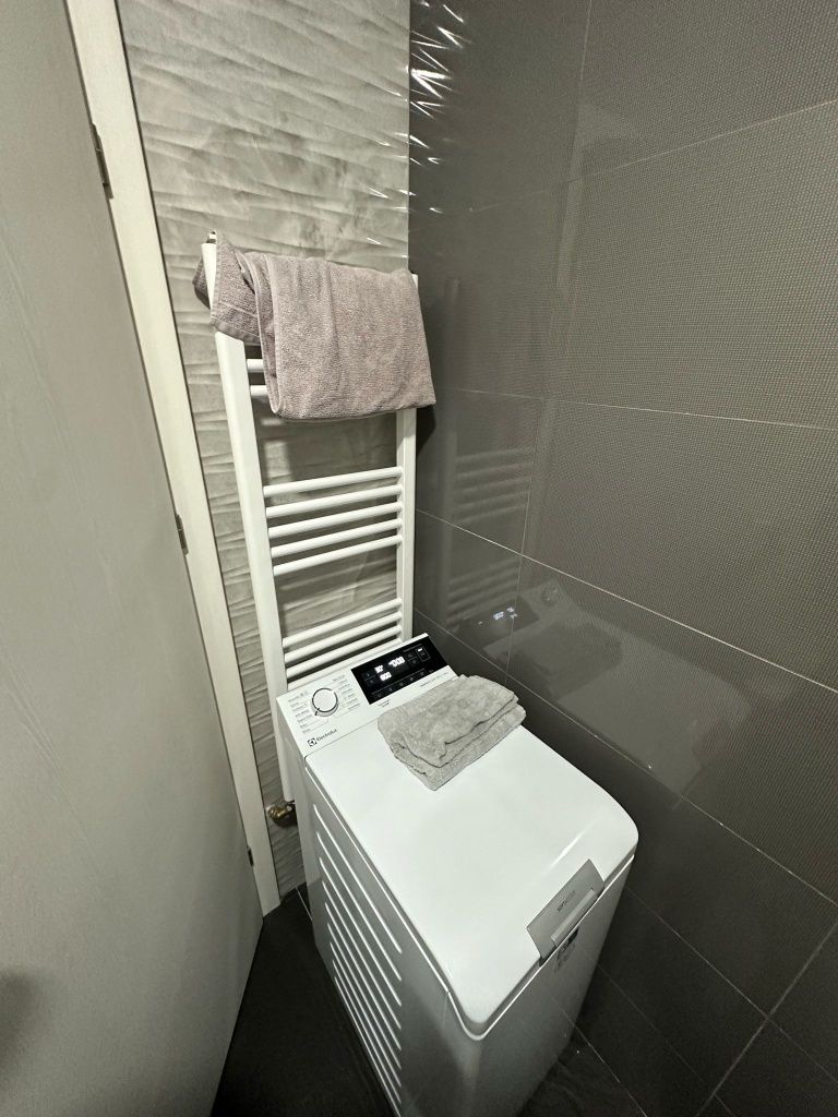 Închiriez apartament două camere