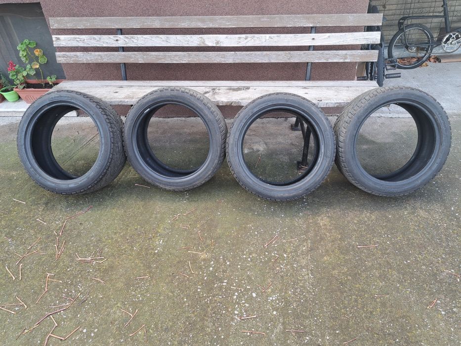 Зимни гуми Kormoran 215/45/17