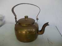 ceainic vechi din alama
