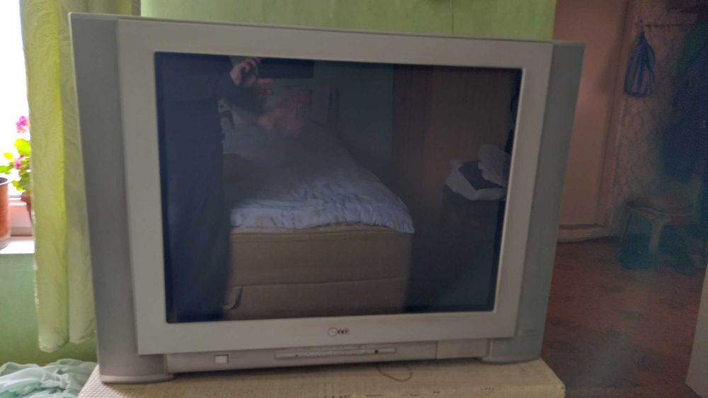 Телевизор с кинескоп 29 инча LG 2006 г.