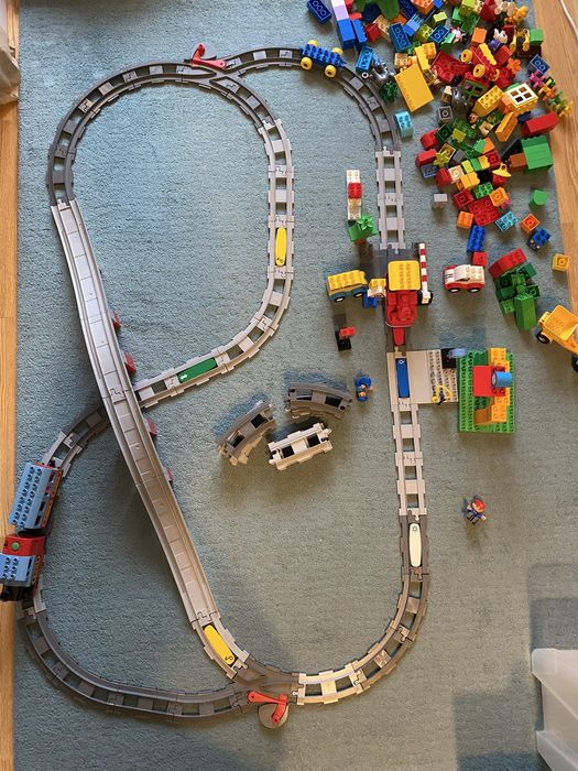 Trenuri Lego Duplo cu motor electric