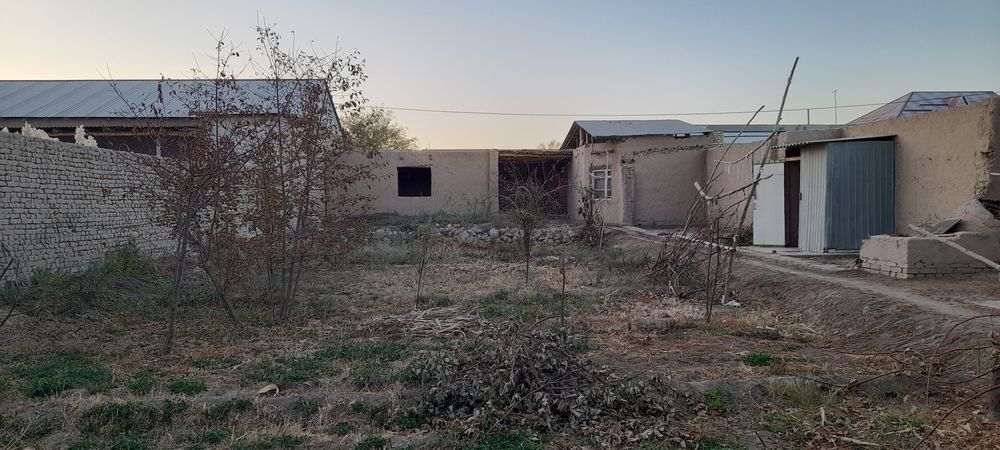 Qurilishi tugallanmagan xovli joy 400 m²