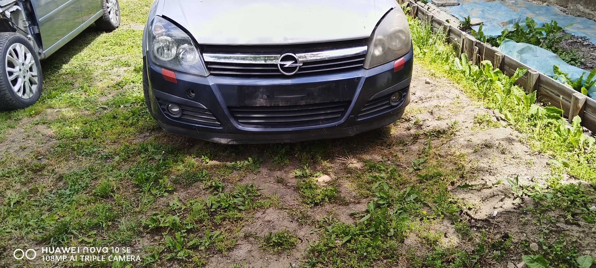 Предна броня за  Opel Astra H