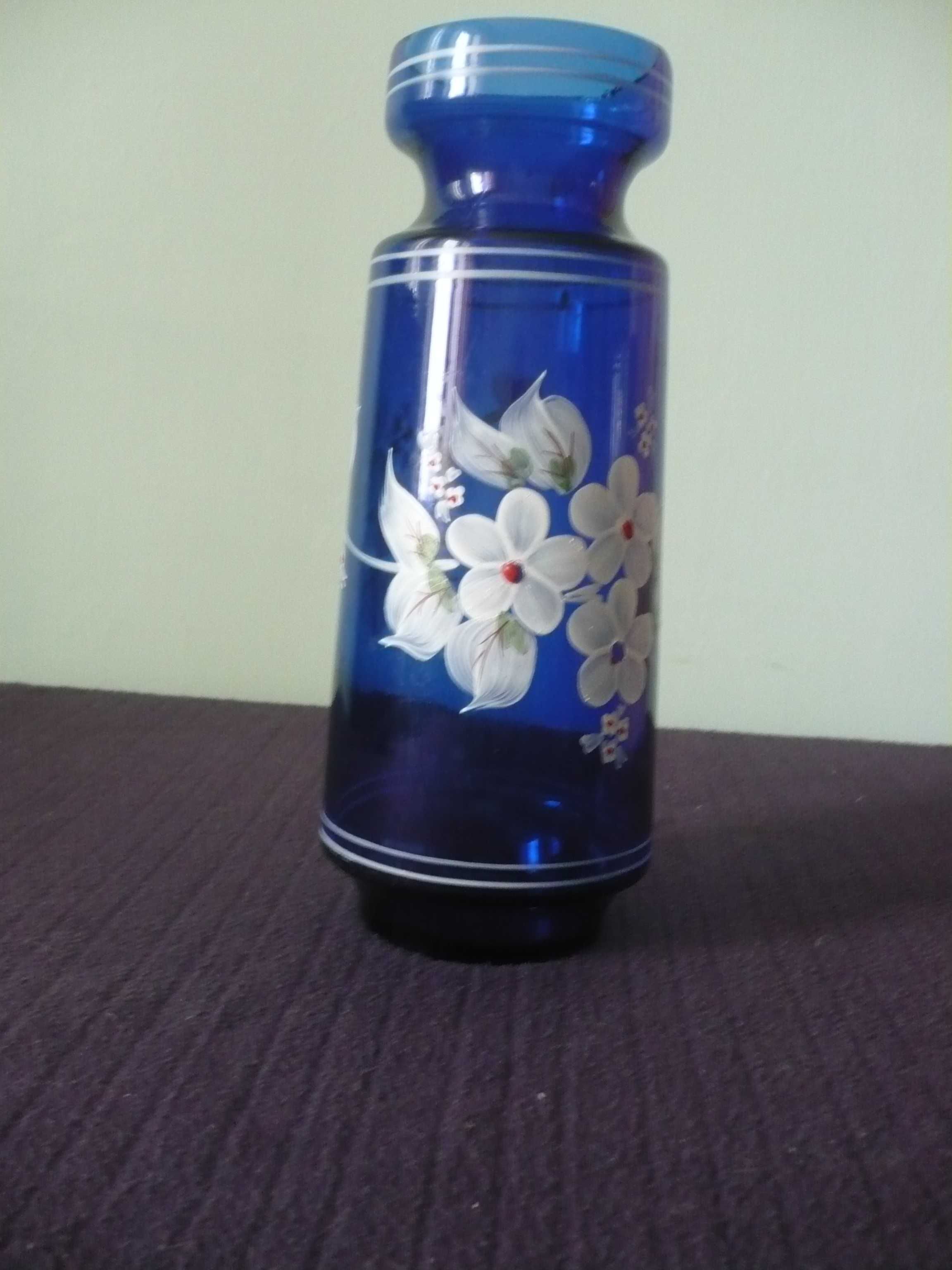 Советская красивая ваза для цветов из синего стекла