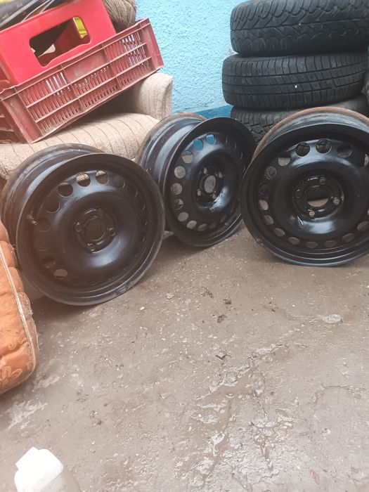 Jenti pe 15 si pe 16 pret 250ron perechea