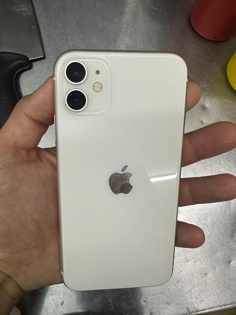 Iphone 11 64GB..
