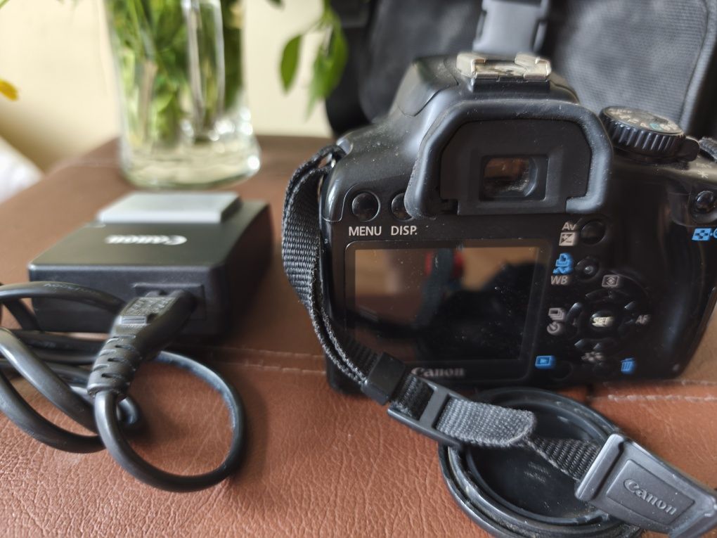 Vind aparat Canon d1000