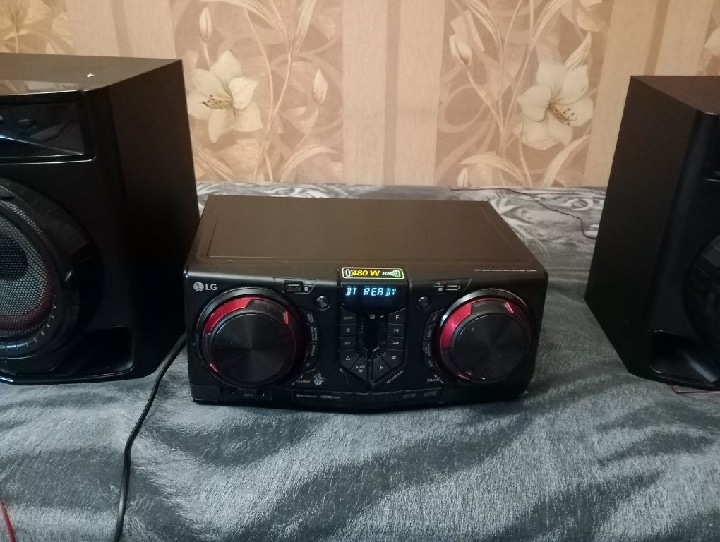 Продам Центр LG CJ 44 почти новый