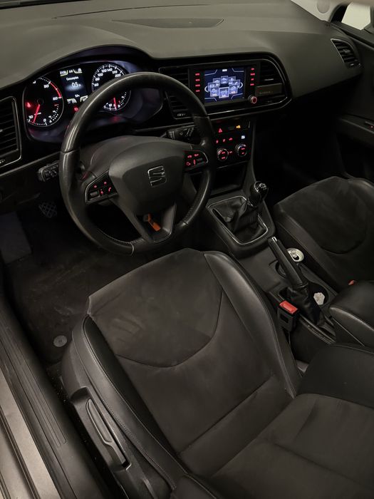 Seat Leon ST /  Matrix Led / 1.6 Tdi 110cp / Alcantara / Rate