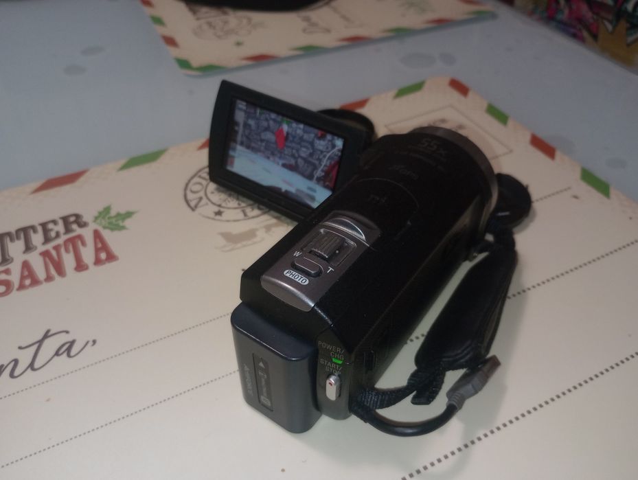 HandyCam Sony, GPS, SteadyShot, LCD tactil, Full HD, senzor Exmor E