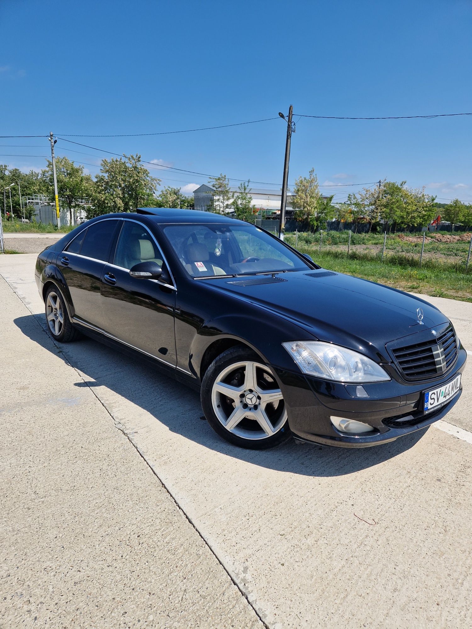 Mercedes-Benz S-Class W221