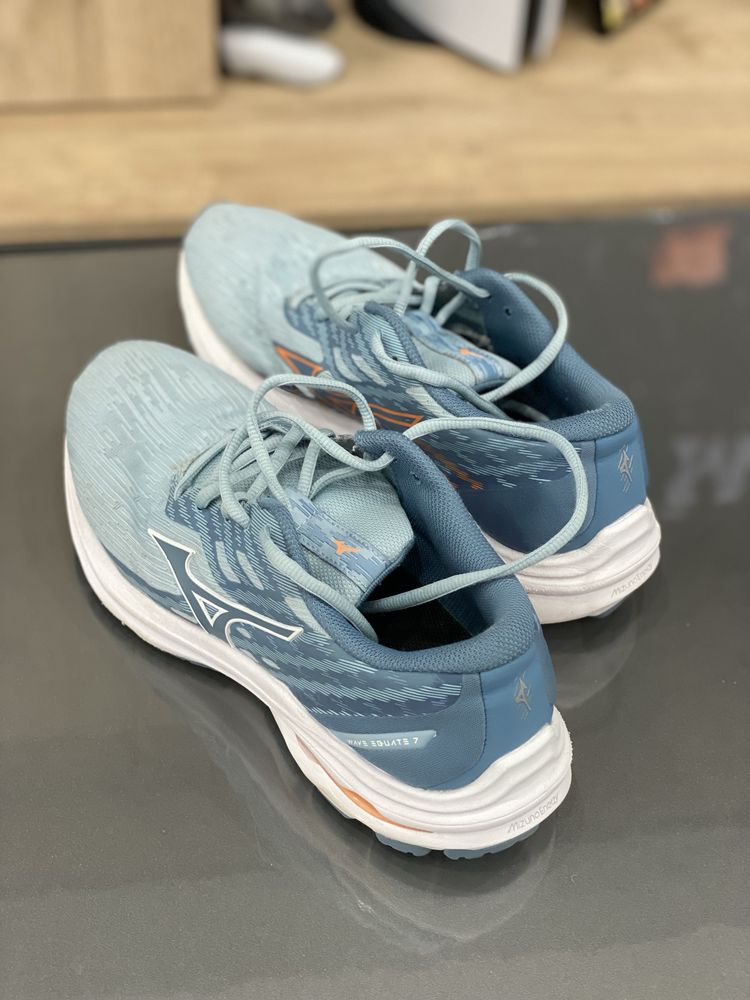 Маратонки MIZUNO