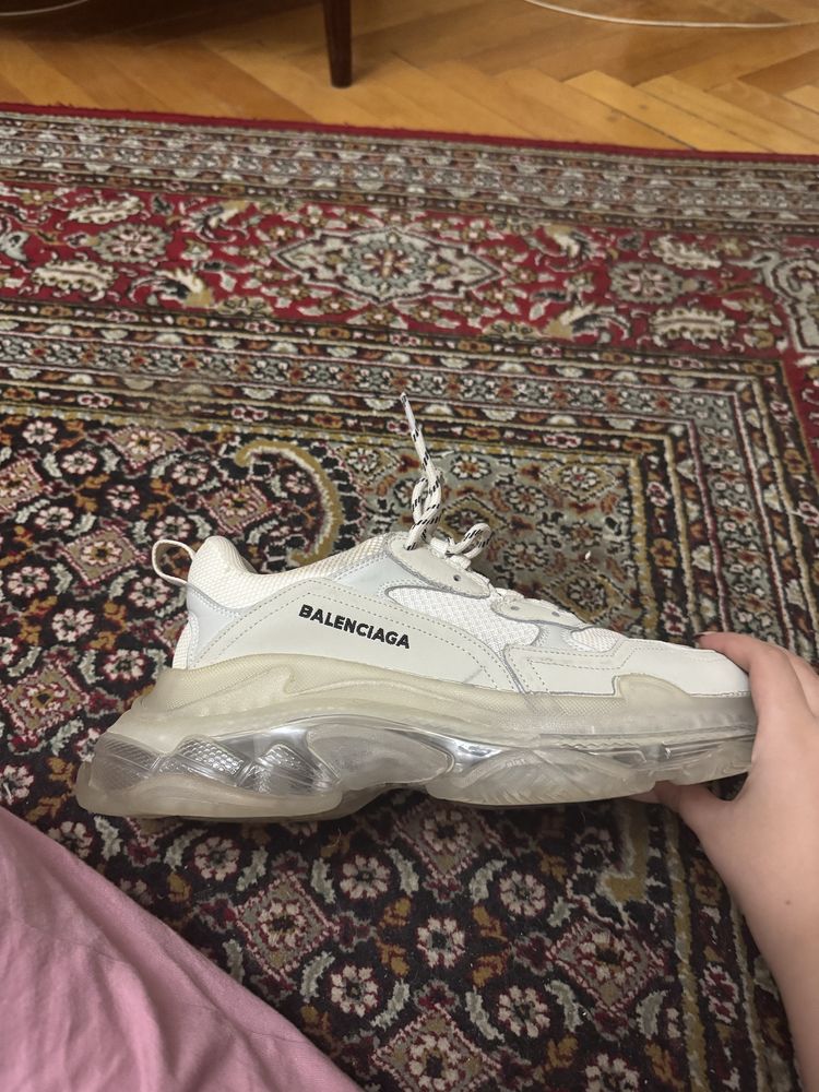 Balenciaga track