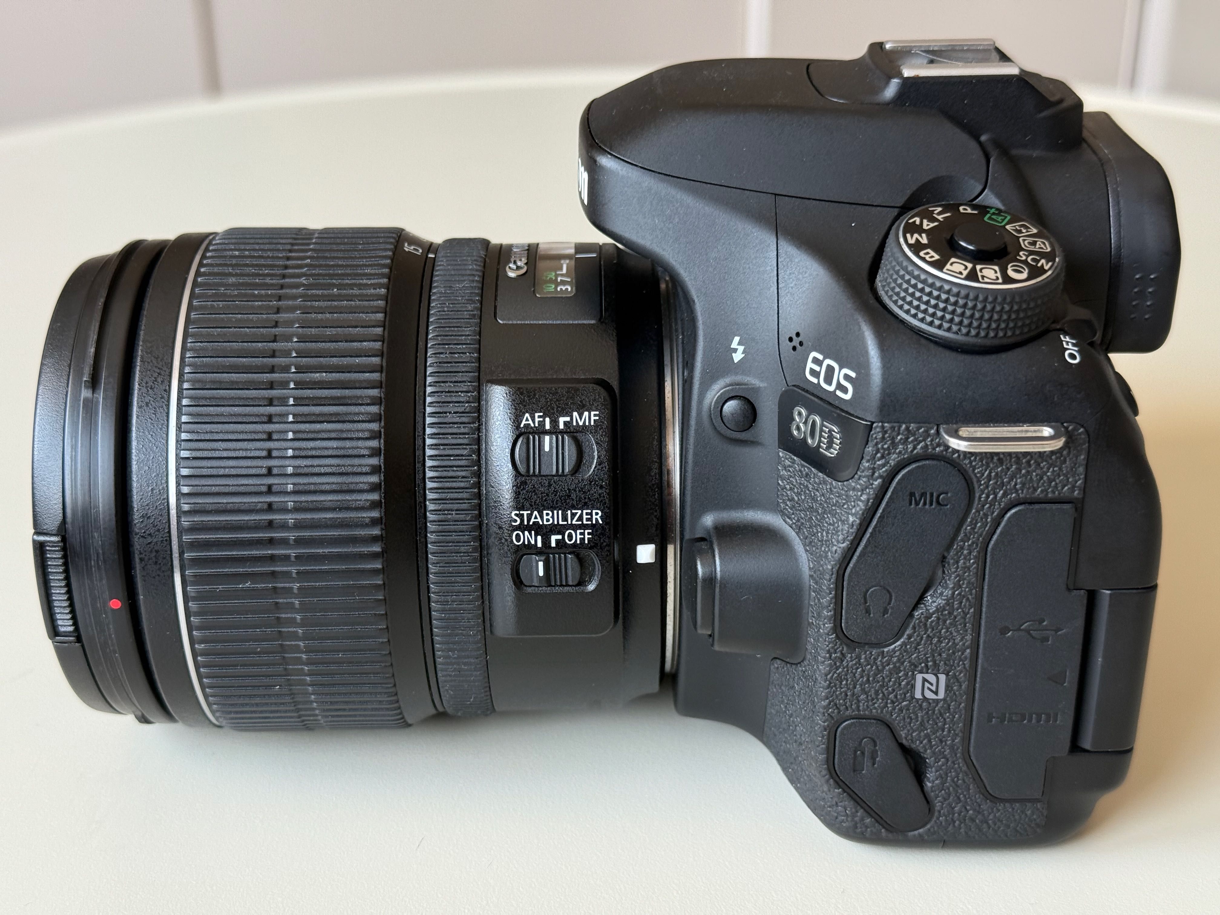 Cameră digitală Canon EOS 80D + EF-S 15-85 IS + accesorii