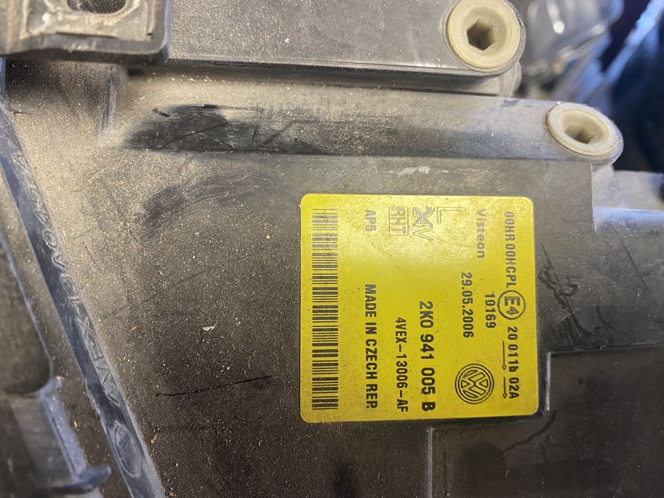 Фар ляв за Vw caddyvw tuaran