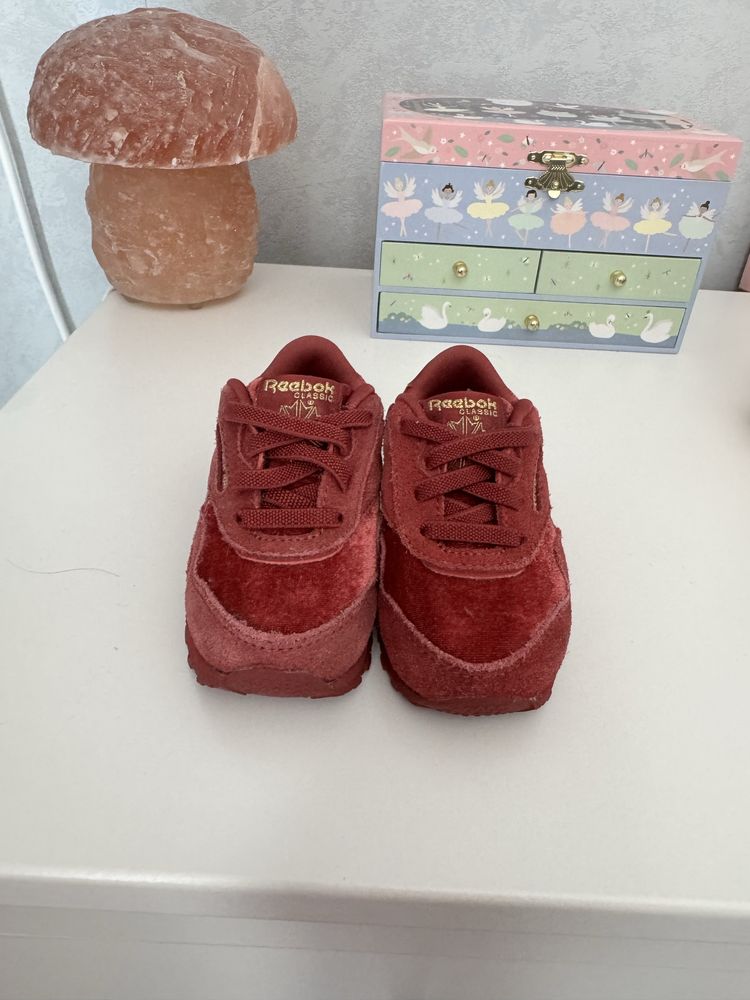 Бебешки маратонки adidas, Reebok и havaianas