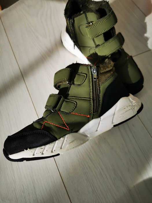 Зимни  обувки  за  момче