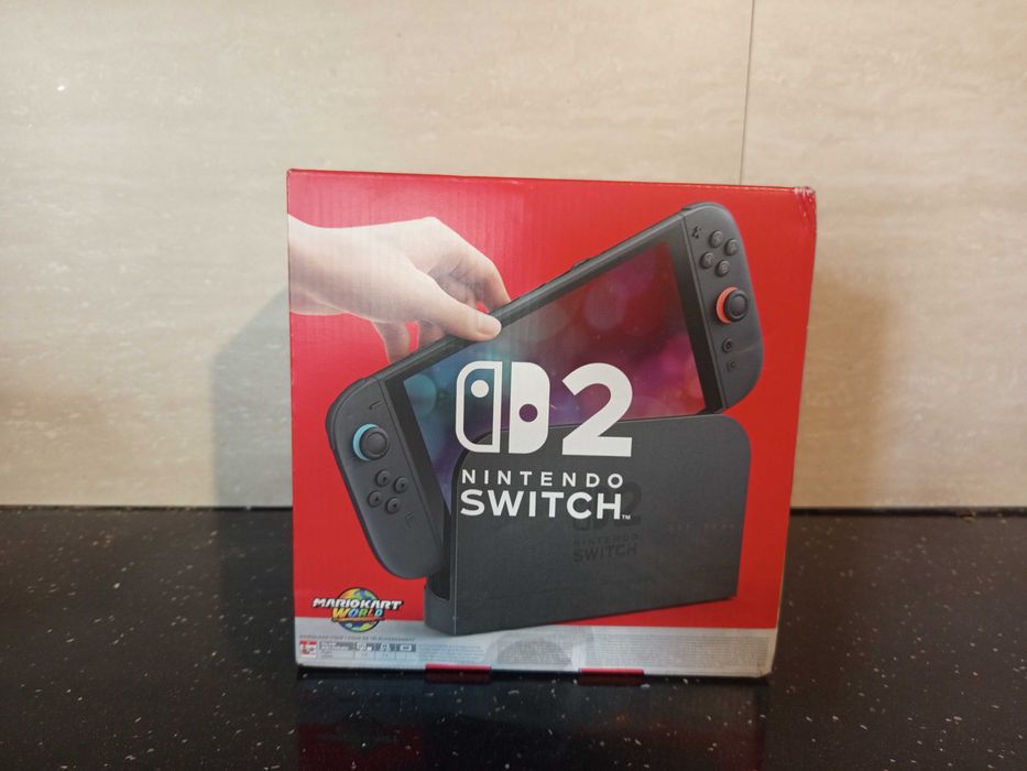 Nintendo Switch 2 + Mario Kart World.