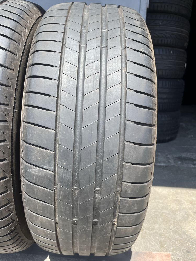 2 бр. летни гуми 225/55/18 Bridgestone AO DOT 0522 5 mm