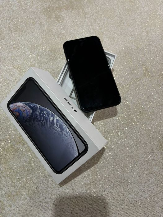 iPhone XR 64 GB в хорошем состоянии