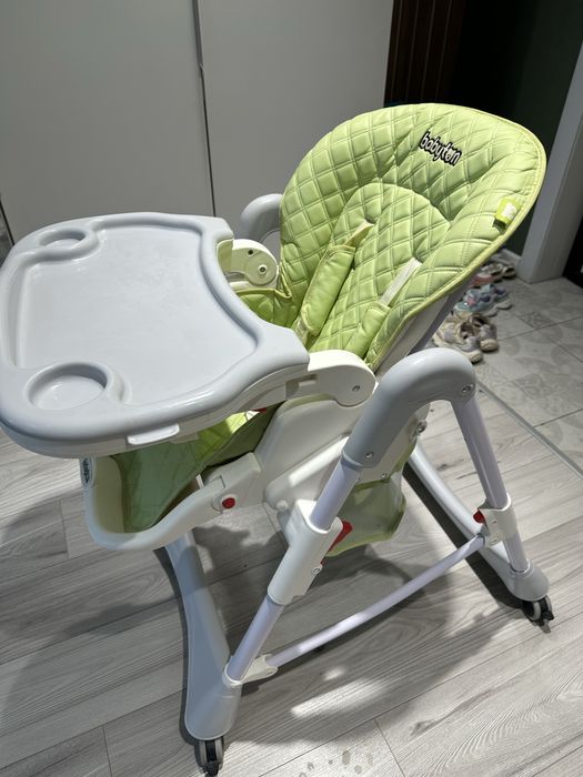 Продам б/у детский столик от 1 до 5 лет