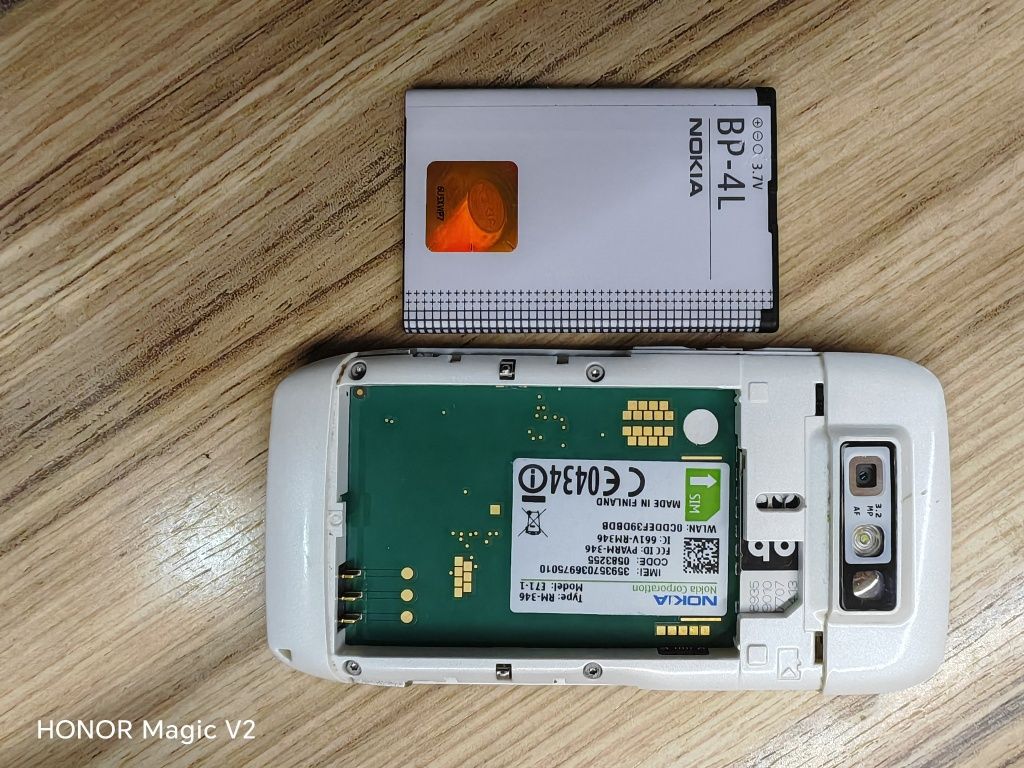 Телефон Nokia E71.