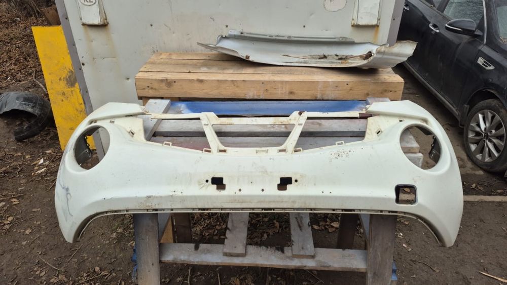 Продам бампер на ниссан жук Nissan Juke