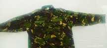 Costum camuflaj tip pădure