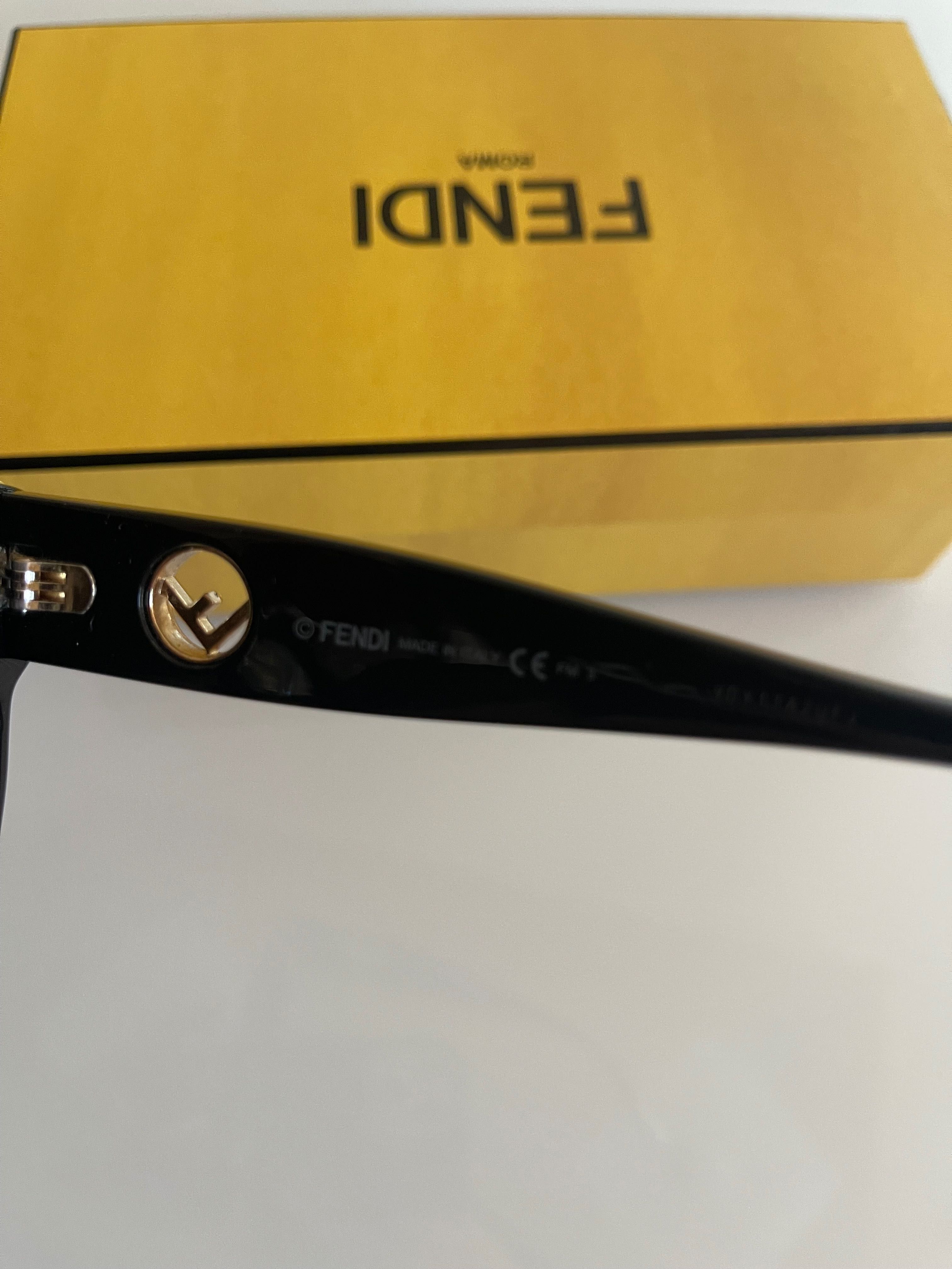 Слънчеви очила FENDI