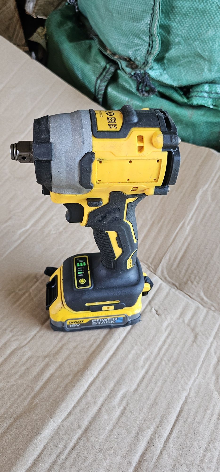 impact dewalt DCF922